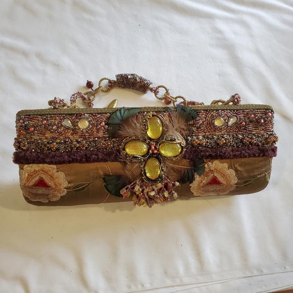 Mary Frances Embroidered Floral Beaded Bag - Picture 2 of 9